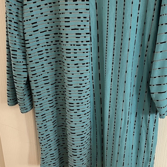 Habitat Teal and Black Patterned V-Neck Top - Picture 6 of 6